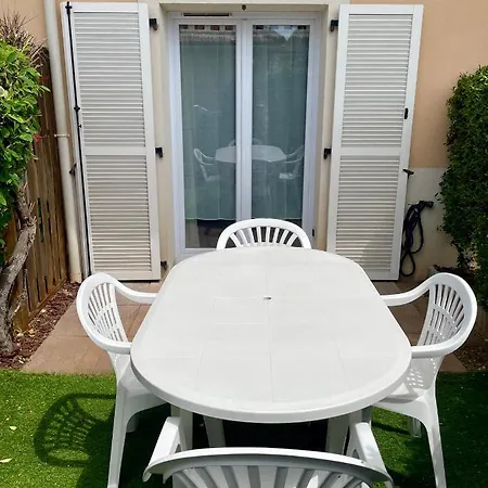 Apartman Les Marines 1 9217 *